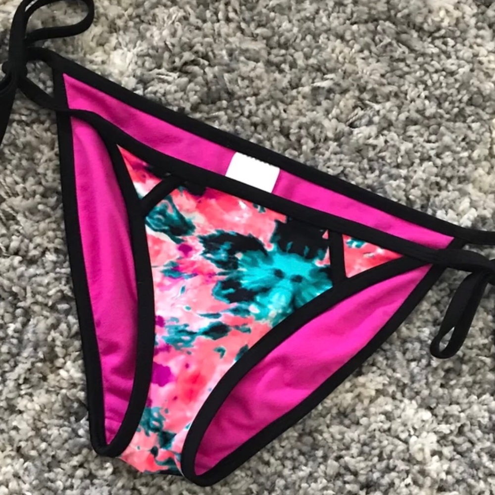 Bikini bottoms